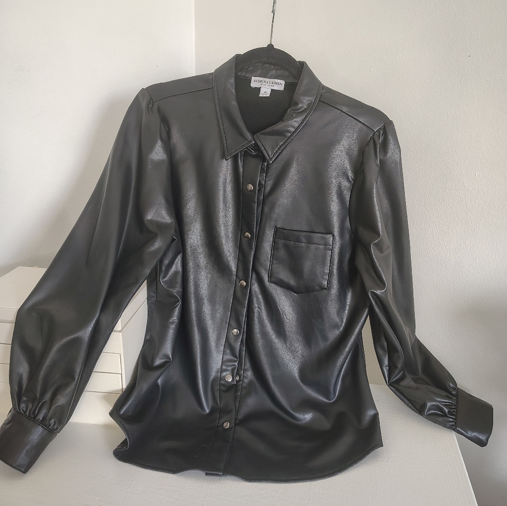 Sabrina Lauren New York Gray Black Blouse. Style & fashion